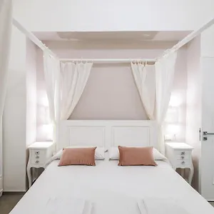 goodstay-corte-regina-suite.lecce-hotels.com/
